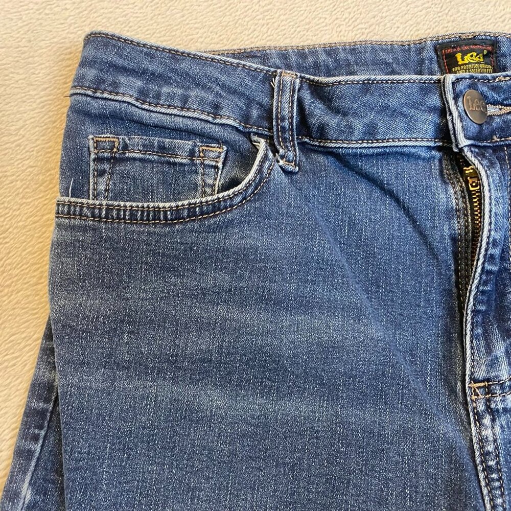 Lee Womens Capri Jeans Size 14 Medium Blue Denim Straight Cropped Stretch Casual - Picture 13 of 16